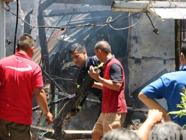 Pháp luật - Thanh niên nghi tẩm xăng đốt nhà bạn gái cháy rụi rồi ra công an trình diện