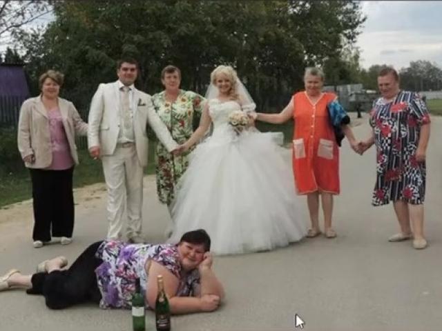 Bạn trẻ - Cuộc sống - Chuyên gia photoshop được yêu cầu chỉnh sửa ảnh kỳ lạ trong đám cưới