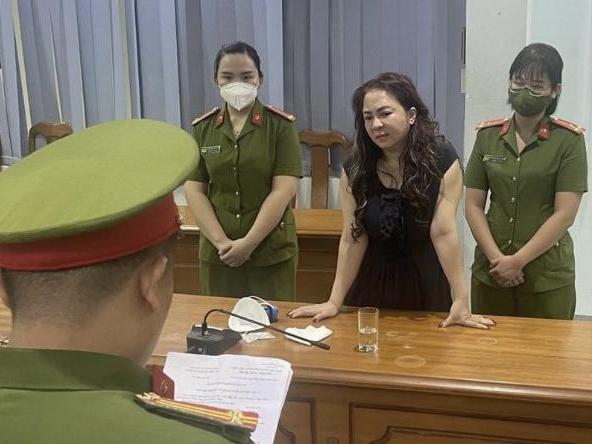 Công an TP HCM thực hiện lệnh bắt bà Nguyễn Phương Hằng
