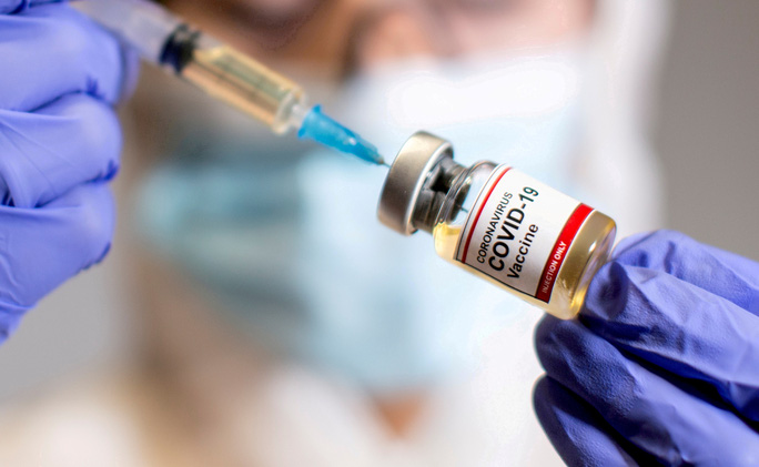 Bộ Y tế: Người tiêm đủ liều cơ bản vắc-xin Pfizer hoặc Moderna có thể tiêm mũi 3 vắc-xin AstraZeneca - 1