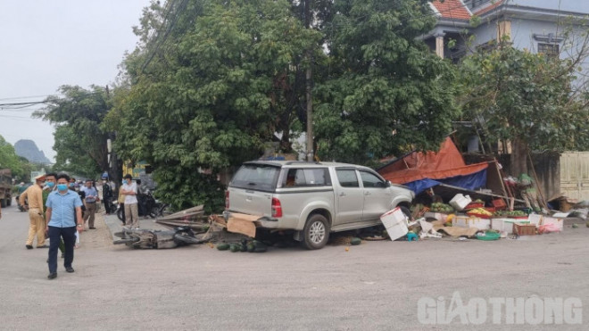 Xe biển xanh gây tai nạn ở Thanh Hóa, 2 người chết, 1 bị thương - 3