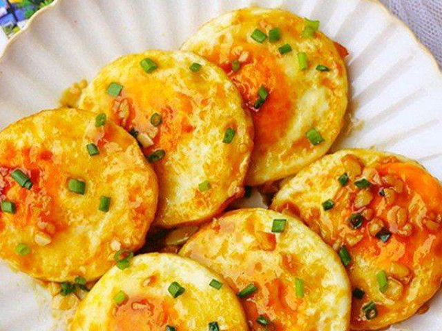 Ẩm thực - Trứng chiên sốt chua ngọt lạ miệng mà hao cơm