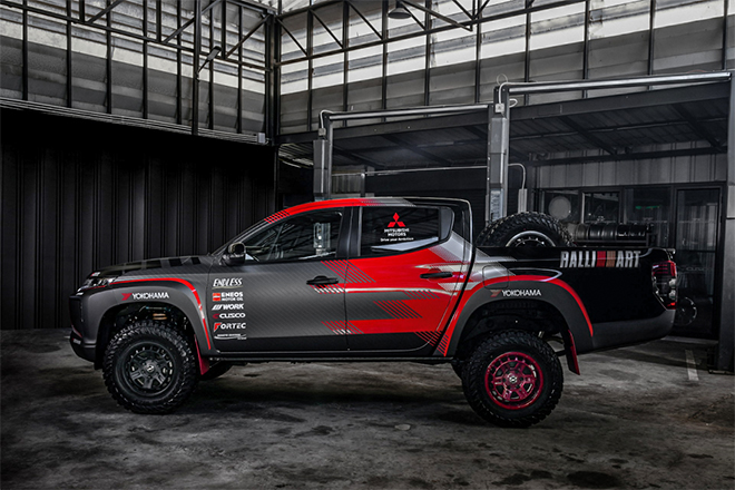 See the Ralliart racing version of the Triton pickup - 4