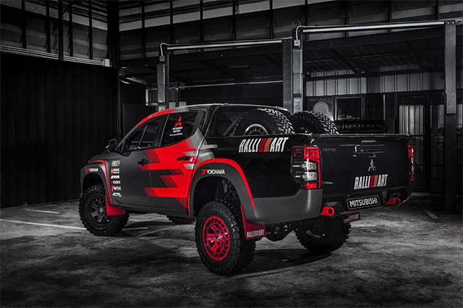 See the Ralliart racing version of the Triton pickup - 5