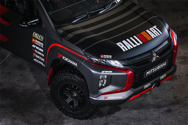 See the Ralliart racing version of the Triton pickup - 6