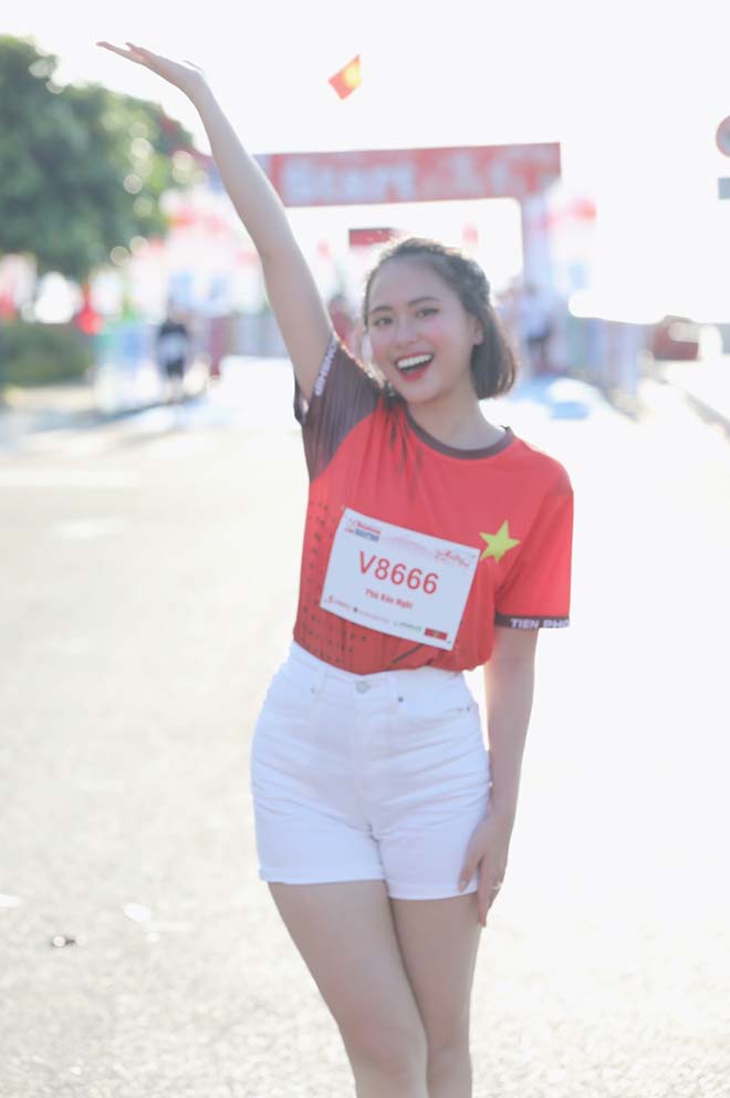 “Nữ hoàng điền kinh” SEA Games và dàn người đẹp tỏa sáng giải Tiền Phong Marathon - 9