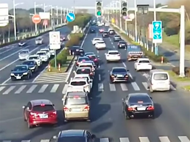 Ô tô - Lái ô tô không giữ khoảng cách an toàn và cái kết