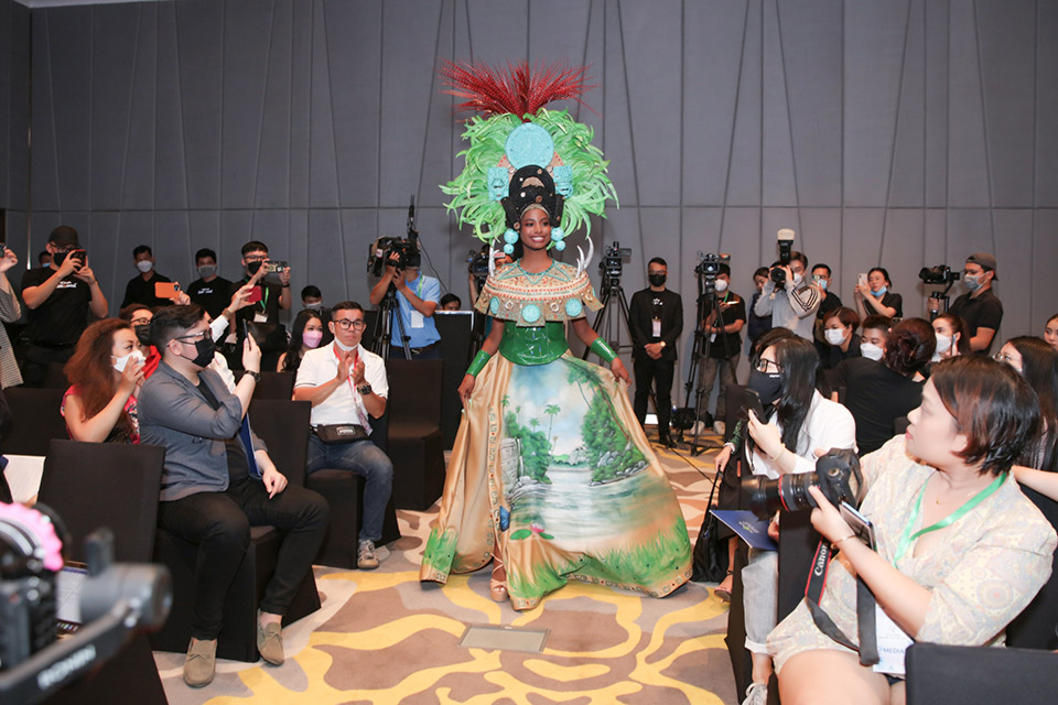 "Miss Earth 2021"  come to Vietnam, get close to H'Hen Niê - 1