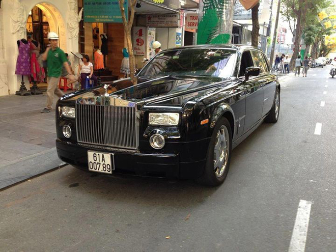 Take a look at the Rolls-Royces that have been "passed hands"  Mrs. Nguyen Phuong Hang - 3