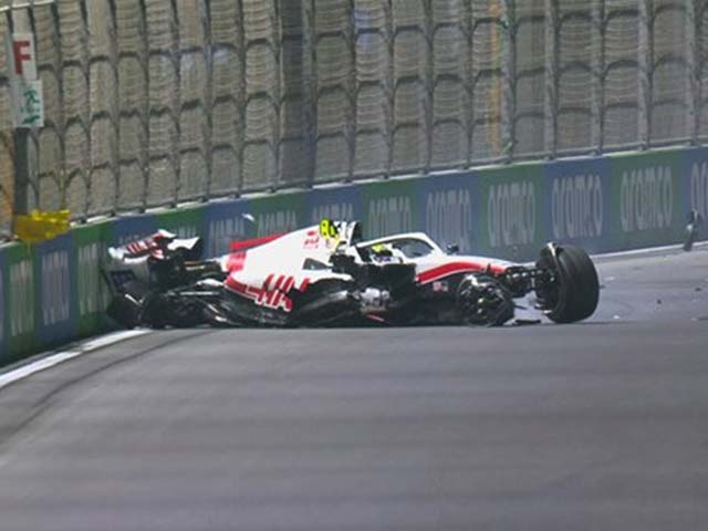 Đua xe F1, Saudi Arabian GP: Perez vượt Ferrari giành pole, Mick Schumacher gặp tai nạn