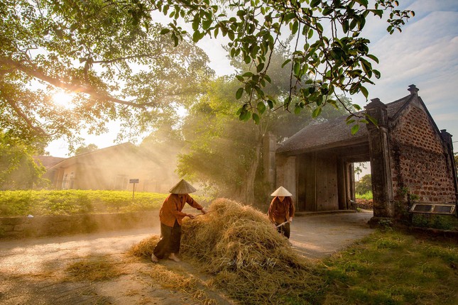 The beauty is like "passing the air"  of two famous ancient villages in Hanoi - 5