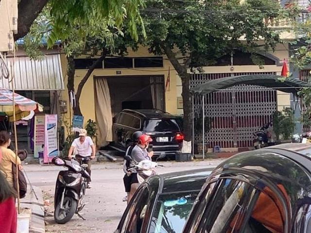 Quảng Ninh: Ô tô Mercedes gây tai nạn liên hoàn, 1 người tử vong