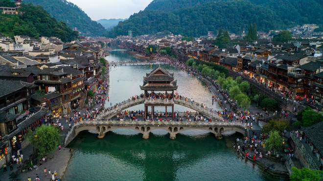 Discover the famous beautiful ancient town of China - 1