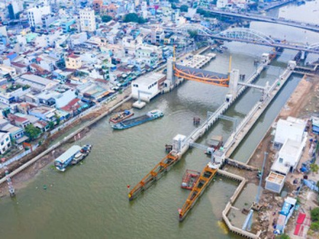 Tin tức trong ngày - TP HCM: Nơi mừng thoát ngập, chỗ mòn mỏi chờ