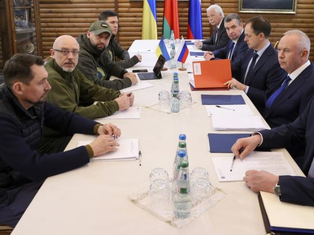 Nga bỏ bớt một số yêu cầu trong đàm phán hòa bình với Ukraine?