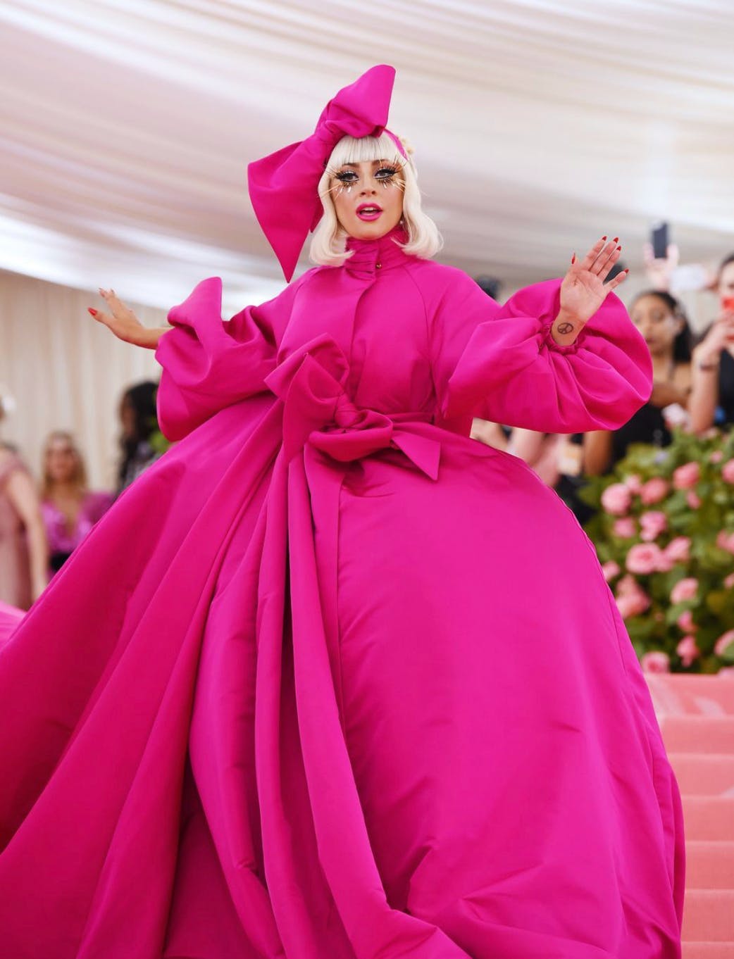 Lady Gaga và phong cách thời trang tuyên bố ấn tượng - 7
