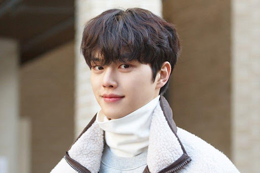 Mỹ nam "mặt học sinh body phụ huynh": Thư ký quá sexy nhưng đến người này mới bất ngờ - 6