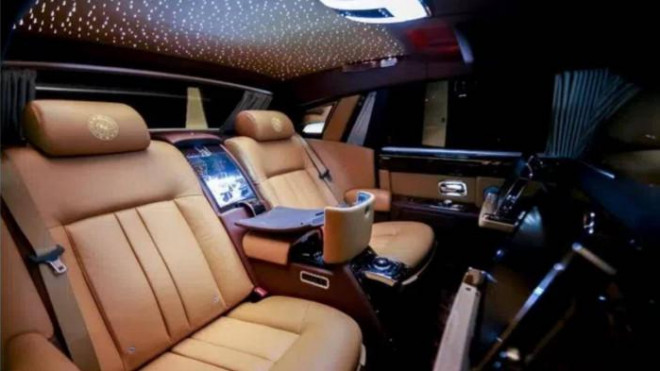 Check out Trinh Van Quyet's hundreds of billions of luxury cars - 3