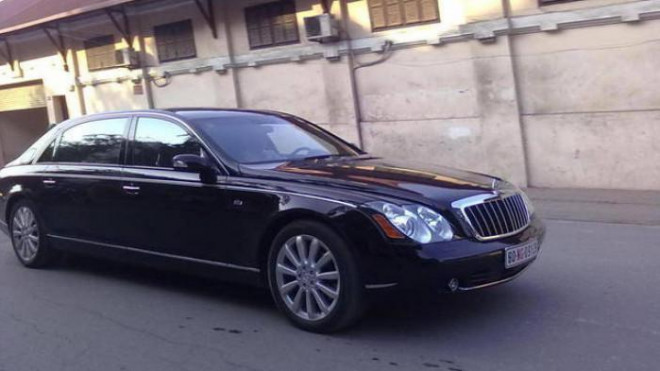 Check out Mr. Trinh Van Quyet's hundred billion luxury car arrangement - 6