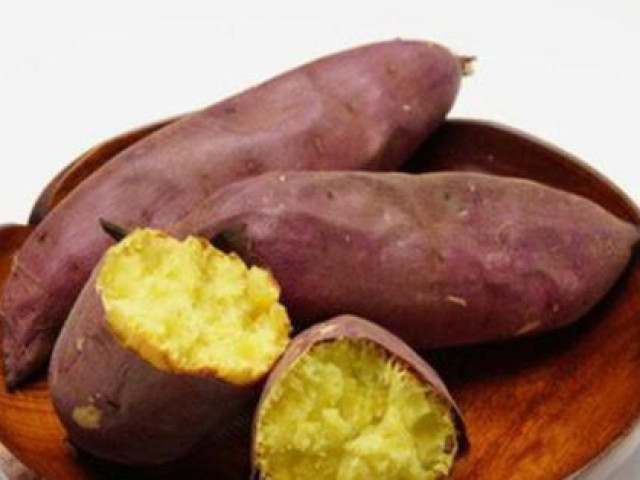 Ẩm thực - Khoai lang lành mấy cũng hóa "thuốc độc" khi kết hợp cùng những món đại kỵ sau