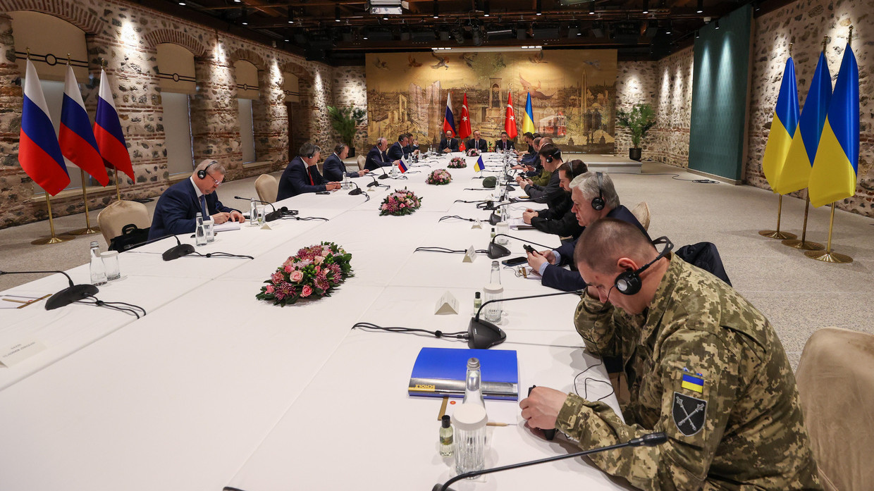 Phái đoàn Nga, Ukraine đàm phán tại Thổ Nhĩ Kỳ&nbsp;hôm 29.3 (ảnh: RT)