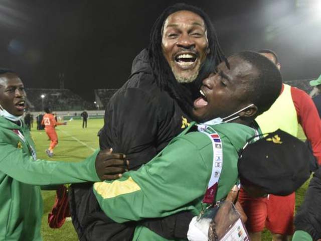 Bóng đá - Bay vé World Cup đau nhất: Mahrez chạm tay vào vé phút 118, để mất phút 120+4