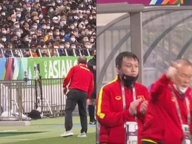Bạn trẻ - Cuộc sống - Khoảnh khắc dễ thương: Thầy Park "xem ké" VAR từ tổ trọng tài trận Việt Nam - Nhật Bản