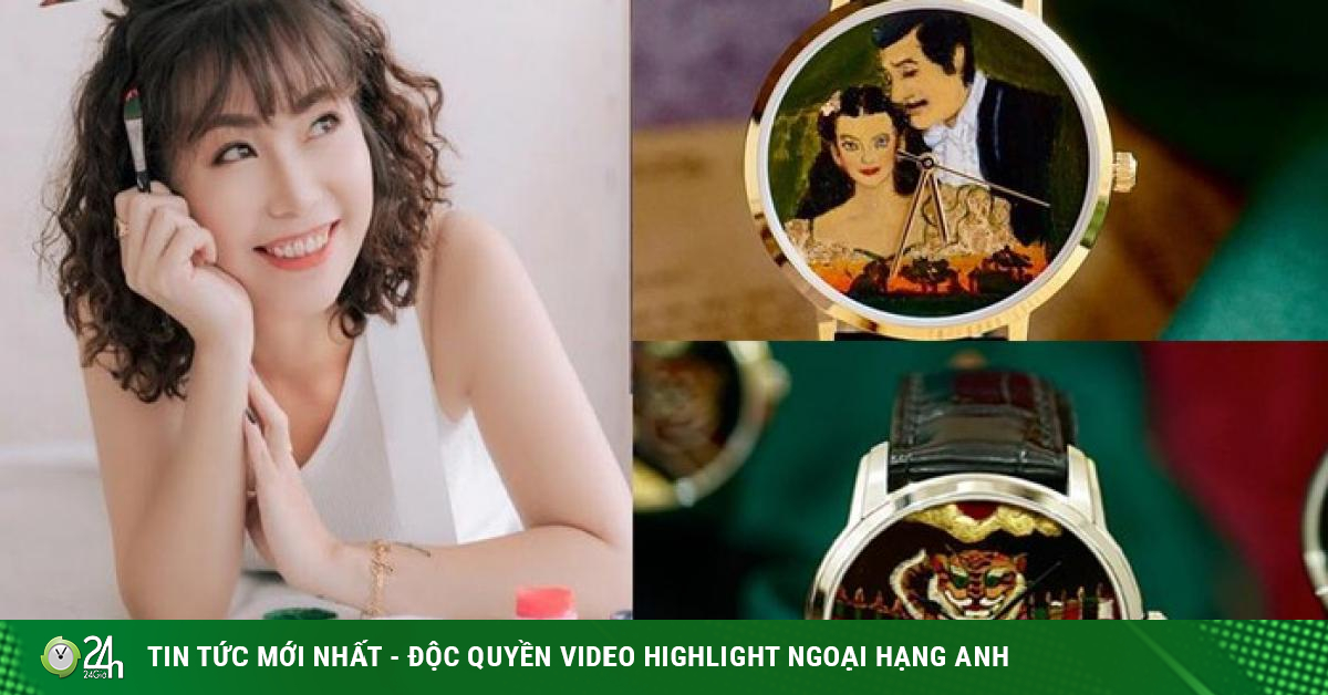 Talented female artist draws miniature folk paintings on the clock face through a microscope-Young man