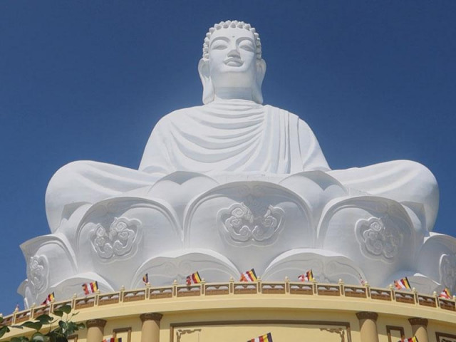 Video: Chiêm ngưỡng tượng Phật ngồi lớn nhất Đông Nam Á ở Bình Định