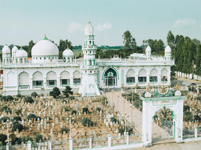 Vẻ đẹp mê hoặc của thánh đường Hồi giáo ở An Giang