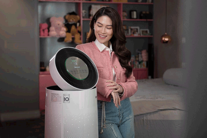 Cận cảnh chiếc máy lọc không khí LG PuriCare 360° trong phòng riêng của Ngọc Thanh Tâm.