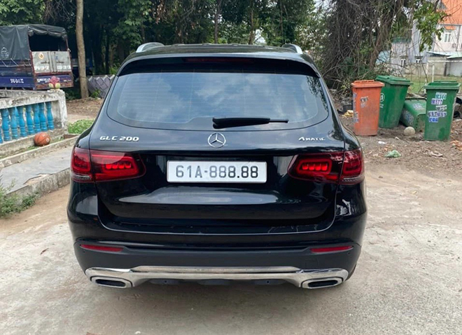 Mercedes-Benz GLC 200 4MATIC in the 8th quarter for sale for more than 7 billion VND - 3