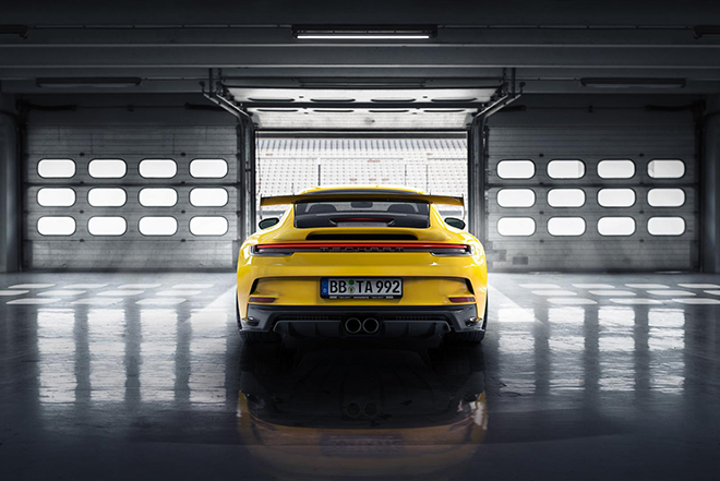 Preview the custom package for Porsche 911 GT3 922 sports car - 4