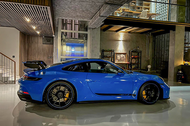 Preview of the custom package for the Porsche 911 GT3 922 sports car - 8