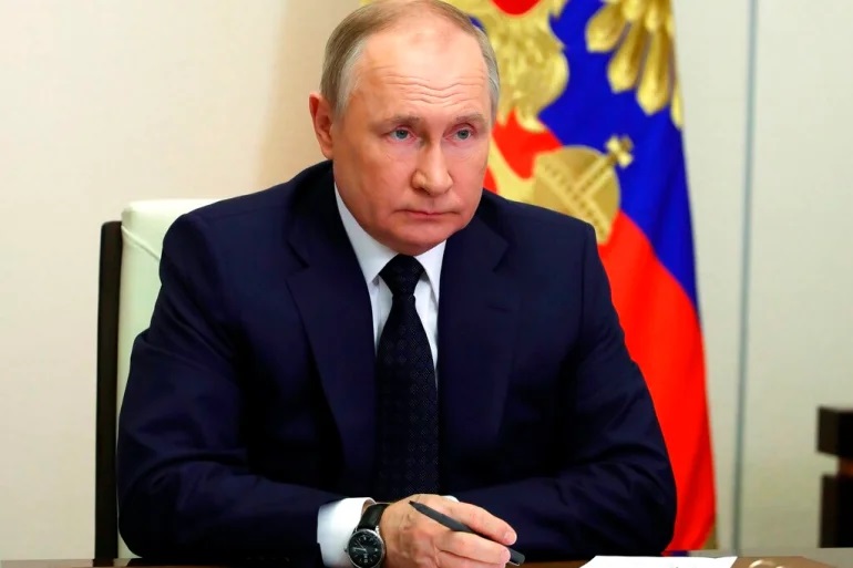 Tổng thống Nga Vladimir Putin có bước đi giúp Nga ít bị ảnh hưởng bởi các lệnh trừng phạt của phương Tây. Ảnh: AP
