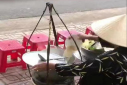 Tin tức trong ngày - Nóng trong tuần: Bị phát hiện đổ thức ăn thừa vào nồi nước lèo, người bán hàng rong nói gì?