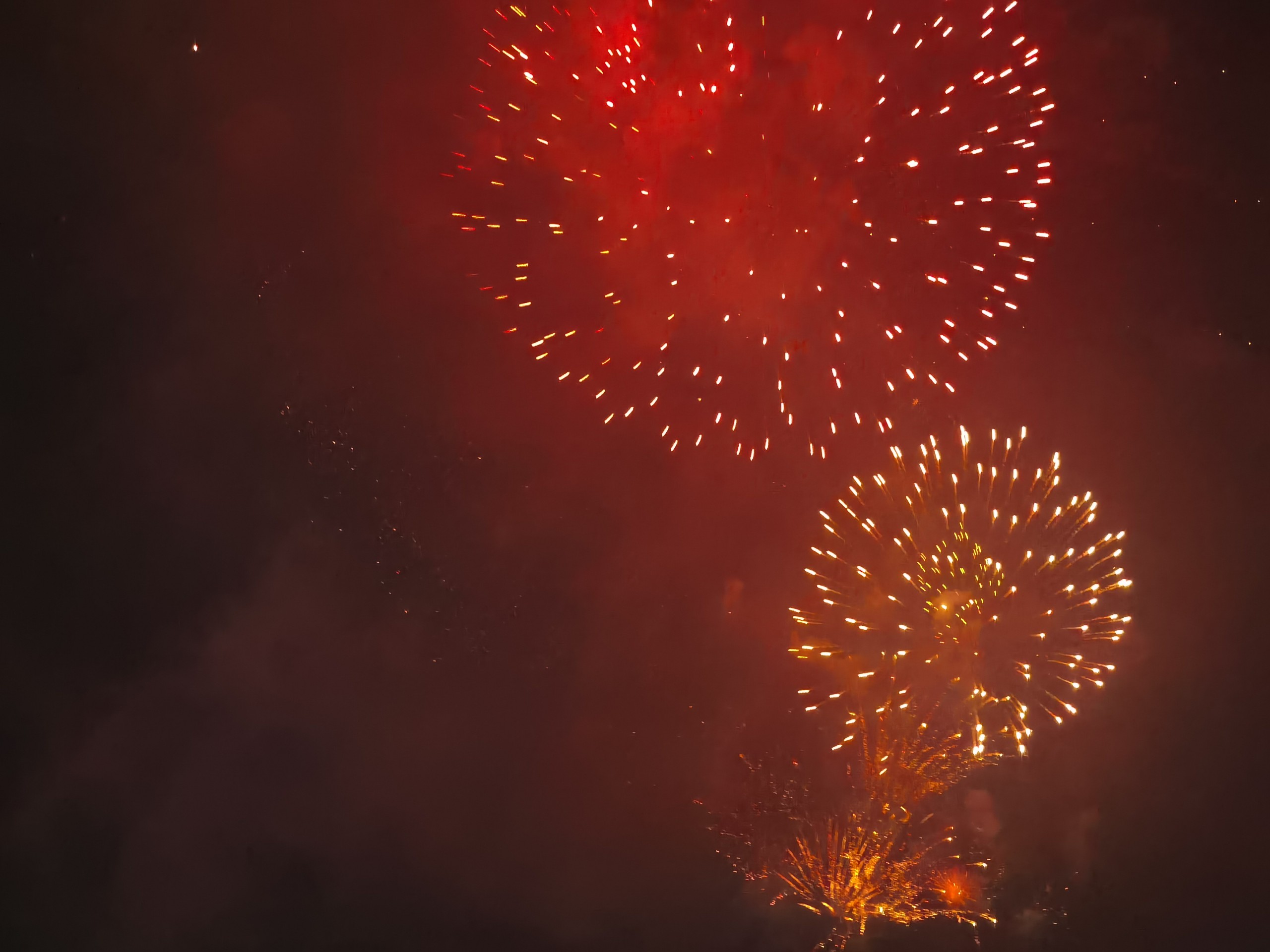 Chiêm ngưỡng khoảnh khắc pháo hoa chào năm mới rực sáng trên bầu trời TP.HCM - 31