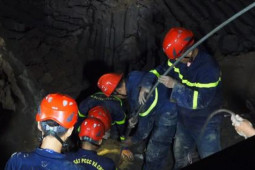 Tin tức trong ngày - Hiện trường hơn 50 giờ "căng như dây đàn" cứu bé trai rơi xuống hố bê tông 35m