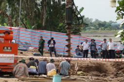 Tin tức trong ngày - Video: Cập nhật tình hình giải cứu bé trai bị rơi vào trụ bê tông sâu 35 m