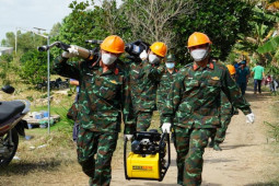 Tin tức trong ngày - TP.HCM, Công binh Quân khu 9 tăng cường hỗ trợ cứu bé trai rơi vào ống trụ bê tông sâu 35m