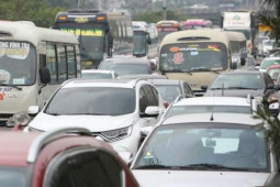 Tin tức trong ngày - Ô tô tắc hàng cây số từ cao tốc Pháp Vân vào Hà Nội sau Tết Dương lịch