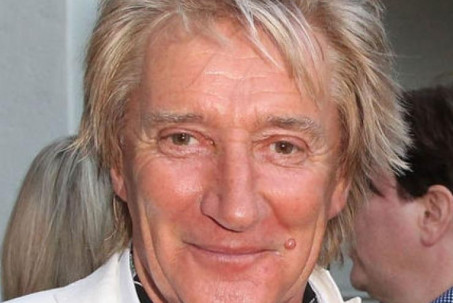 Căn bệnh khiến nam ca sĩ nổi tiếng người Mỹ Rod Stewart bị thay đổi chất giọng hoàn toàn