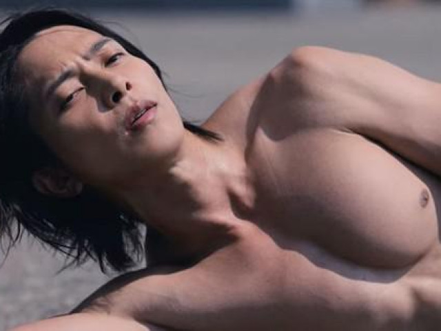 Đàn ông - Tài tử khoe thân trong "Alice in Borderland" có chế độ tập luyện khắt khe