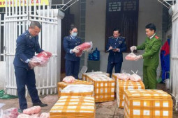 Thị trường - Tiêu dùng - Tiêu hủy gần nửa tấn thịt và mỡ lợn ''bẩn'' chờ đi tiêu thụ