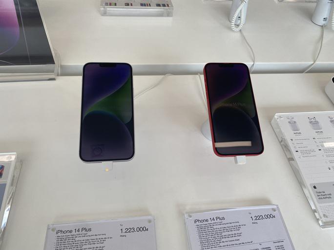 iPhone chưa qua sử dụng đua nhau giảm giá