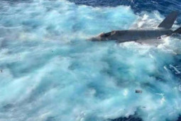 Lộ hình ảnh chiến cơ ”Thần Sấm” 100 triệu USD của Mỹ rơi xuống Biển Đông