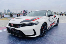 Honda Civic Type R có giá gần 2,4 tỷ đồng tại Việt Nam