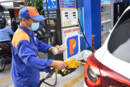 Thị trường - Tiêu dùng - Giá xăng dầu hôm nay 3/1: Giá xăng tại Việt Nam chiều nay sẽ ra sao?