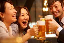 Tuần 7 ngày, 5 ngày đi ăn tất niên, tốn tiền triệu vẫn không thể từ chối