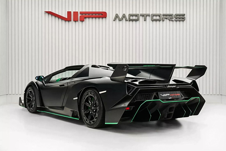 Siêu phẩm Lamborghini Veneno mui trần lên sàn đấu giá hơn 200 tỷ đồng - 3